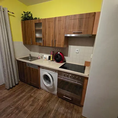 U červeného Stromu *