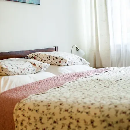 U červeného Stromu