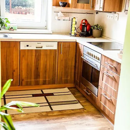 U Cerveneho Stromu Lägenhet *