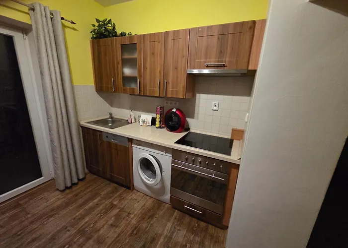 U červeného Stromu *